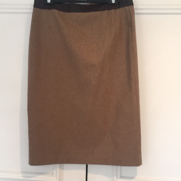D&G Dolce &Gabbana skirt with leather trim. - Picture 2 of 4